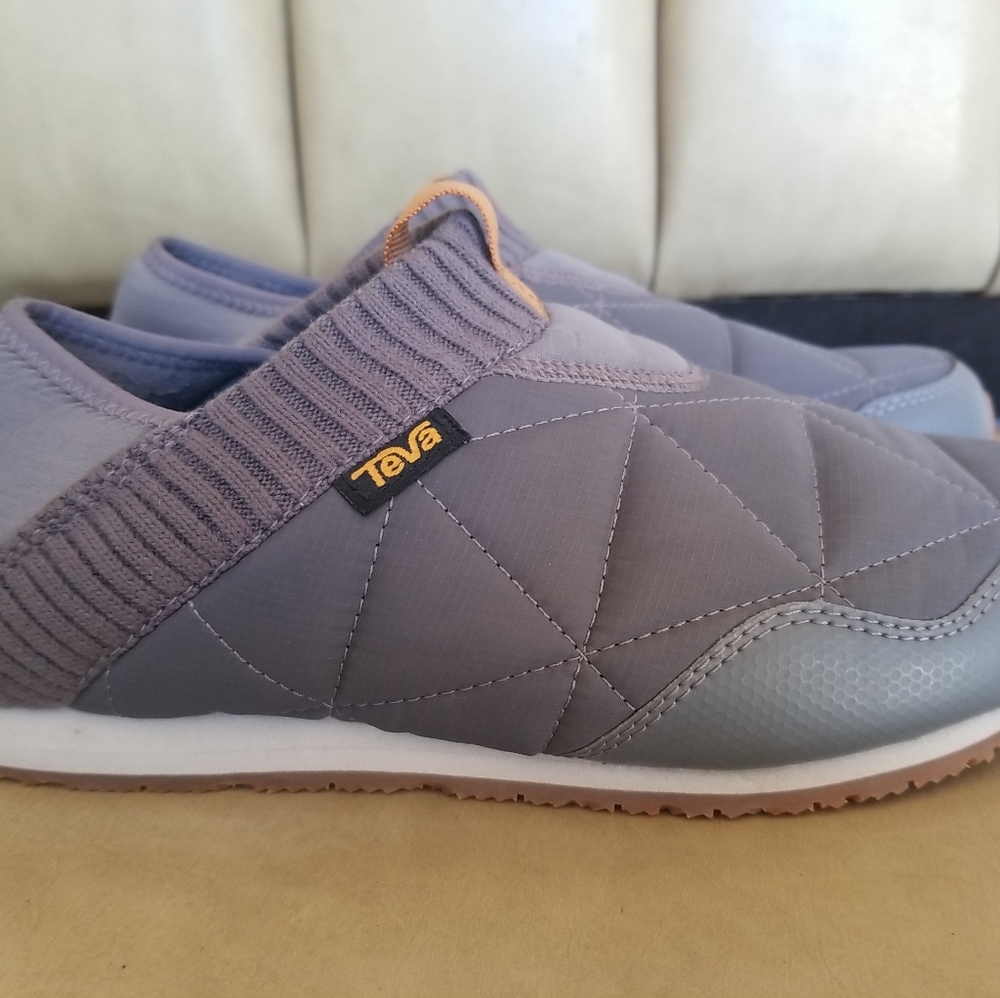 Teva Womens Ember Moc Comfort Shoes Grey Quilted Round Toe Slip Ons Size 8